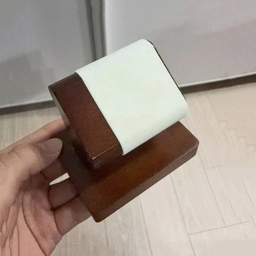 Wooden Watch Display Stand Sol - огляд і ціна Luxury Watch Shop